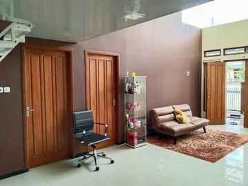 Rumah 2 Lantai Luas 136 di Sulfat Raya kota Malang