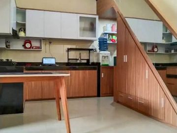 Rumah 2 Lantai Luas 136 di Sulfat Raya kota Malang