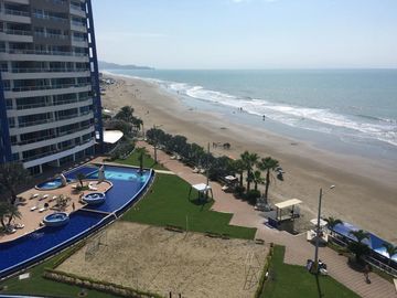 VENDO HERMOSO DEPARTAMENTO FULL AMOBLADO EN TONSUPA EXCELENTE VISTA