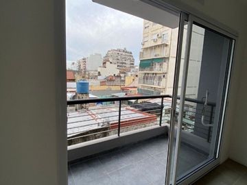 VENTA DE DEPARTAMENTO 1 AMBIENTE AV.CASEROS - CABA