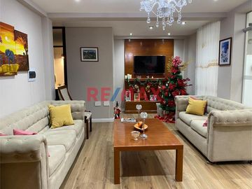 Departamento primer piso: ideal para pareja o persona sola

Ubicación Prol. José quiñones Gonzáles N 56 lote 2 . Condominio santa Isabel. Referencia