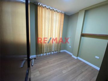 Departamento primer piso: ideal para pareja o persona sola

Ubicación Prol. José quiñones Gonzáles N 56 lote 2 . Condominio santa Isabel. Referencia