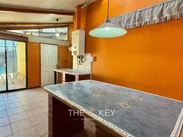 Casa en venta de 4 dorm. en Las Condes