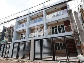 Modern Townhouse For Sale in Don Antonio near Commonwealth Avenue PH1004