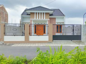 RUMAH BARU DI PURWOMARTANI DALAM KAWASAN PENDATANG