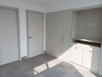 Suite de venta en el Edificio Agora 21, sector Mall del Sol, 1 parqueo.