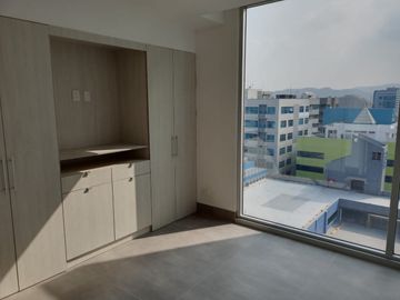 Suite de venta en el Edificio Agora 21, sector Mall del Sol, 1 parqueo.