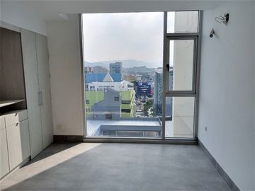Suite de venta en el Edificio Agora 21, sector Mall del Sol, 1 parqueo.