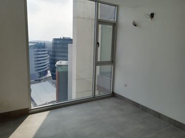 Suite de venta en el Edificio Agora 21, sector Mall del Sol, 1 parqueo.