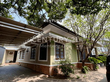 Rumah Asri Minimalis Dengan Halaman Luas Di Menteng