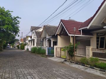 Rumah dlm Perumahan Maguwoharjo, dekat Ring Road