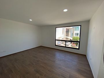 VENTA DE CASA NUEVA EN PARQUE COAHUILA