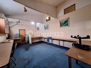 Kantor, Ngantong, Lokasi Dijalan Utama Lebak Bulus Raya, Jakarta Selatan