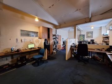 Kantor, Ngantong, Lokasi Dijalan Utama Lebak Bulus Raya, Jakarta Selatan