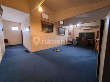 Kantor, Ngantong, Lokasi Dijalan Utama Lebak Bulus Raya, Jakarta Selatan