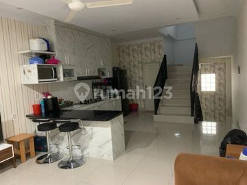 Ruko 4 Lantai Lokasi Strategis bisa Usaha dan Tempat Tinggal Mutiara Taman Palem