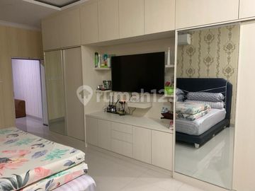 Ruko 4 Lantai Lokasi Strategis bisa Usaha dan Tempat Tinggal Mutiara Taman Palem