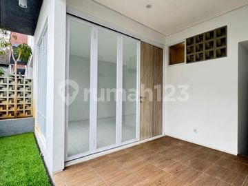 Rumah Brand New Japanese Style 3 Lantai di Cinere Dekat ke Mall