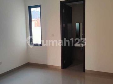 Rumah Pik2 Cluster Simprug Residence Uk 10×20M² Hadap Utara