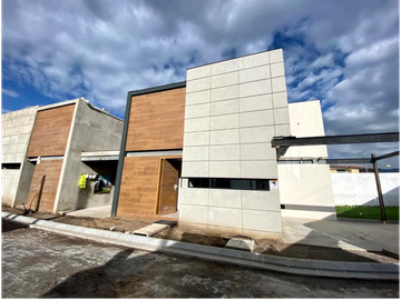 CASA EN VENTA EN CONJUNTO EN SAN JUAN DE CUMBAYA (CB)