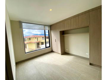 CASA EN VENTA EN CONJUNTO EN SAN JUAN DE CUMBAYA (CB)