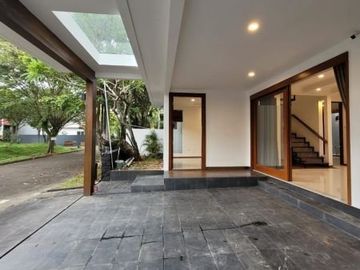Rumah desain bagus & siap huni dg kolam renang di Maleo 6569LR 0811111----