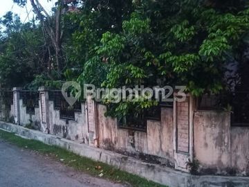 RUMAH MEWAH 2LT LOKASI STRATEGIS PINGGIR JALAN ASPAL SEI BAHOROK MEDAN BARU