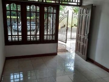 Rumah Jl. Jemursari hadap utara