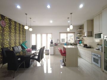 Villa Griya Riatur Indah Jalan Gladiol Medan