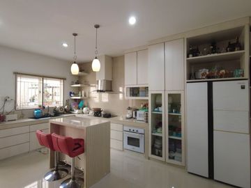 Villa Griya Riatur Indah Jalan Gladiol Medan
