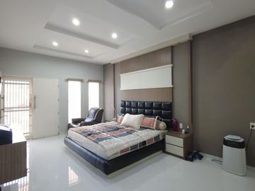 Villa Griya Riatur Indah Jalan Gladiol Medan