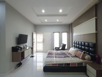Villa Griya Riatur Indah Jalan Gladiol Medan