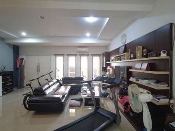 Villa Griya Riatur Indah Jalan Gladiol Medan