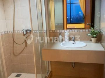 Apartemen Hamptons Park Hadap Pondok Indah Golf Course, Jakarta Selatan