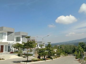 Rumah Exclusive Nyaman dan Asri di Jatinangor Bandung Akses ke 2 pintu tol Cileunyi dan Cisumdawu, Angsuran 8 Juta-an.