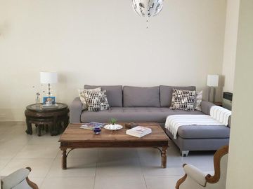 Impecable casa de categoría  reciclada a nuevo de 3 dormitorios en Olivos