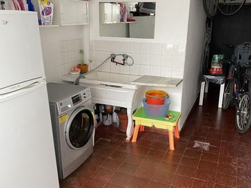 Impecable casa de categoría  reciclada a nuevo de 3 dormitorios en Olivos