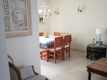 Impecable casa de categoría  reciclada a nuevo de 3 dormitorios en Olivos
