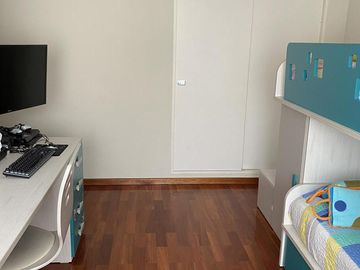 Impecable casa de categoría  reciclada a nuevo de 3 dormitorios en Olivos