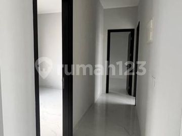 Disewakan Rumah di Kuningan Village Brand New 10X20