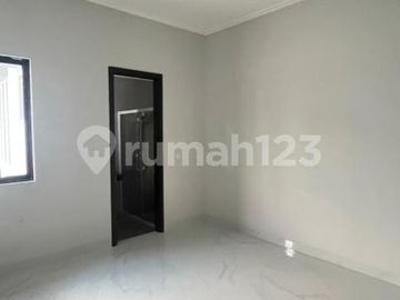 Disewakan Rumah di Kuningan Village Brand New 10X20