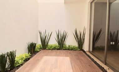 CASA EN VENTA EN MORELIA, CAÑADAS TRES MARÍAS