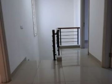 Di jual rumah modern siap huni di Cluster Chalcedony Phg Summarecon