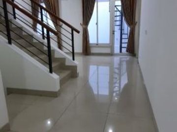Di jual rumah modern siap huni di Cluster Chalcedony Phg Summarecon