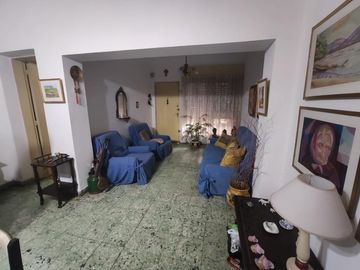 Casa PH en venta en Moron Centro