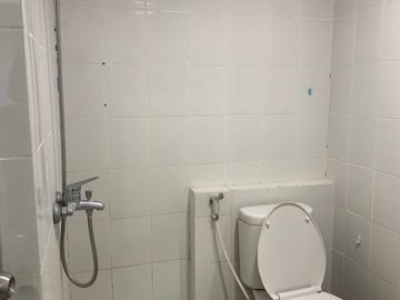 Apart Gunawangsa Tidar Tower A, Full furnish Listrik 2200 watt