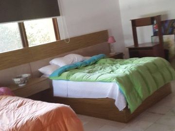 Venta Casa tipo Mansión Urbanización El Rio con Piscina y vista al Lago