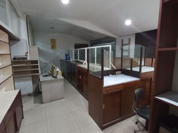 Disewakan Rumah usaha, cocok untuk cafe, kuliner atau usaha apapun didaerah sekitar darmo permai LL