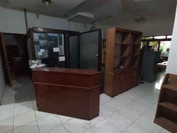 Disewakan Rumah usaha, cocok untuk cafe, kuliner atau usaha apapun didaerah sekitar darmo permai LL