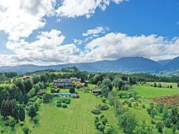 Casa con hermosa vista y acceso al Lago Ranco